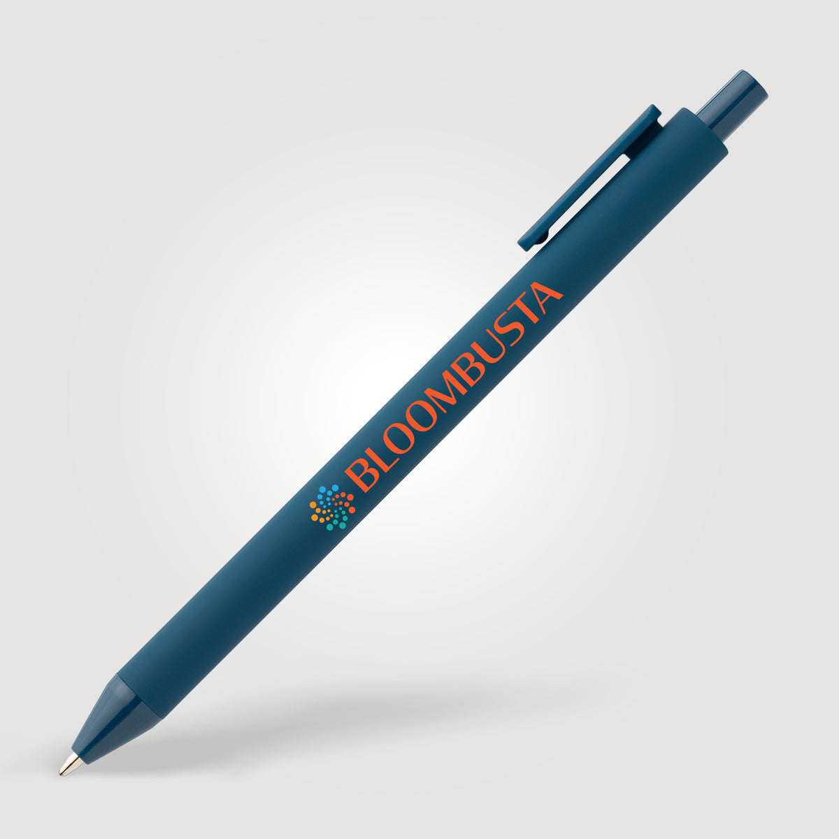 Stylo Bloom en plastique recyclé avec corps soft-touch et mécanisme rétractable