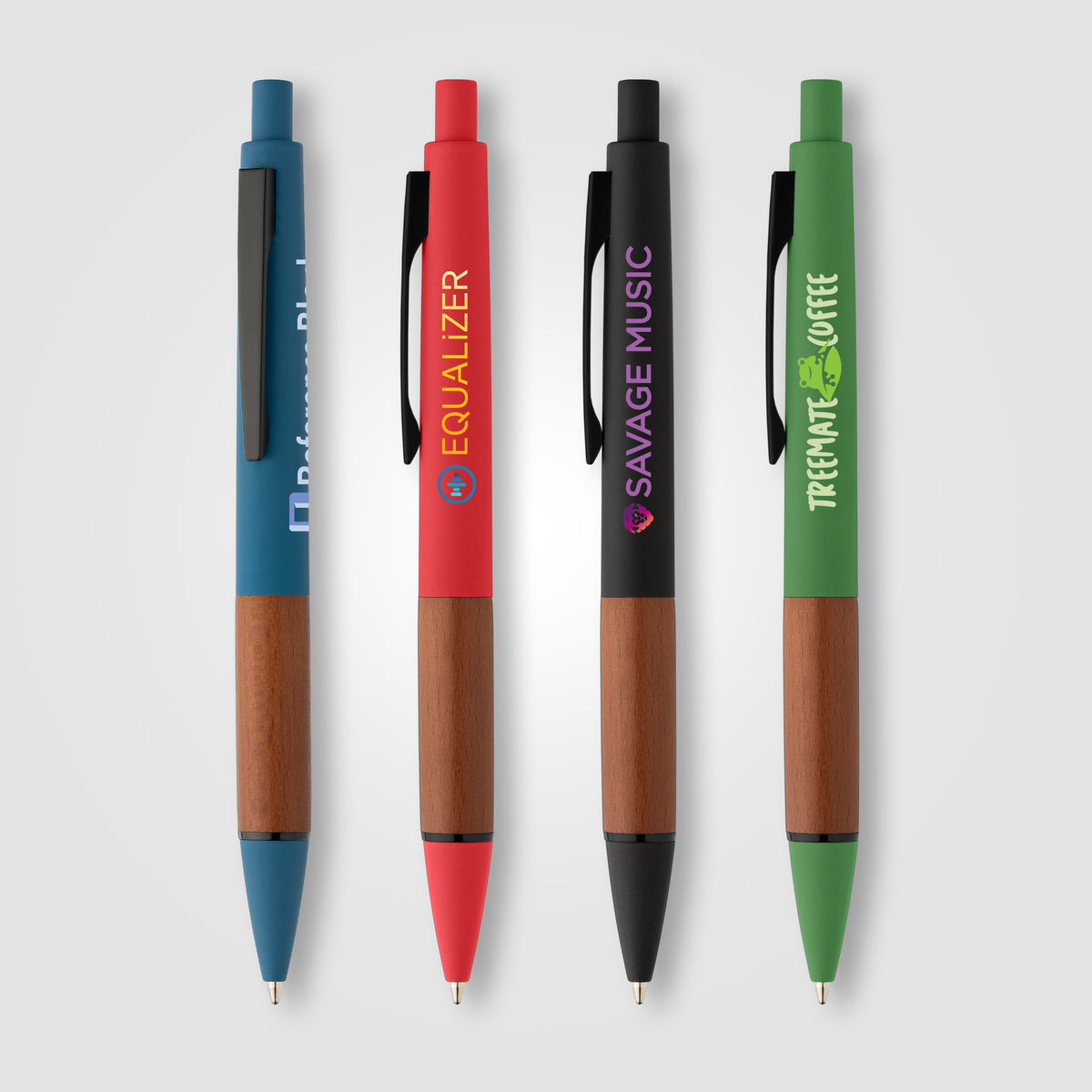 Stylo Tide en plastique recyclé avec grip en bois d’acacia