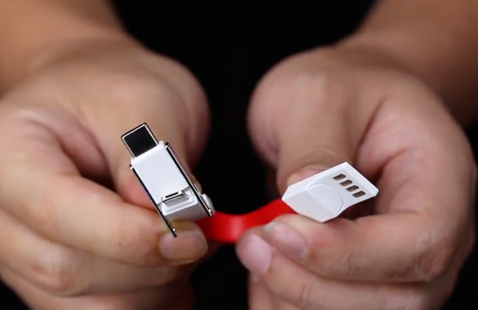 Câble Mini USB Porte-clés Personnalisable 3-en-1, Cadeau d'Affaires Promotionnel pour Smartphones
