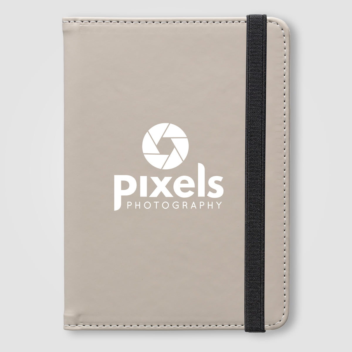 Porte-passeport Malmö en matériaux recyclés avec compartiments de voyage – 11 × 15 cm